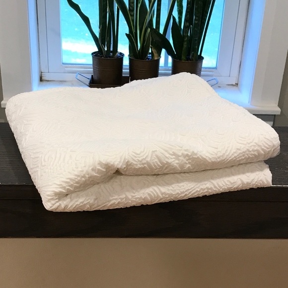 Peri home two (2) panels white window curtain. White on white pattern. - Picture 2 of 12